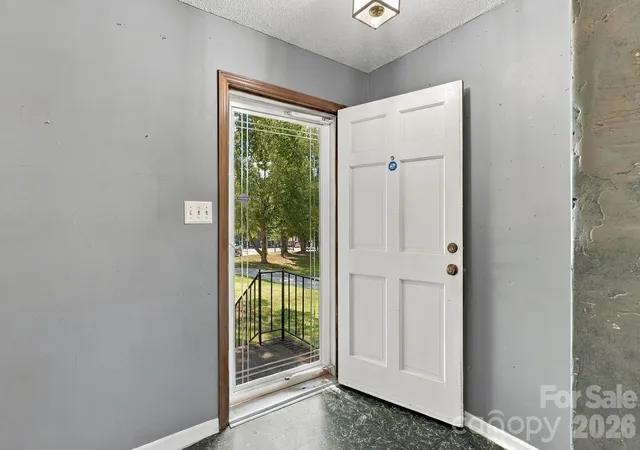 Photo 2 of Single family home for sale at 2116 Deepwood Ct, Gastonia, NC 28054 | MLS# 4416884 | Listing updated on 2026-09-19