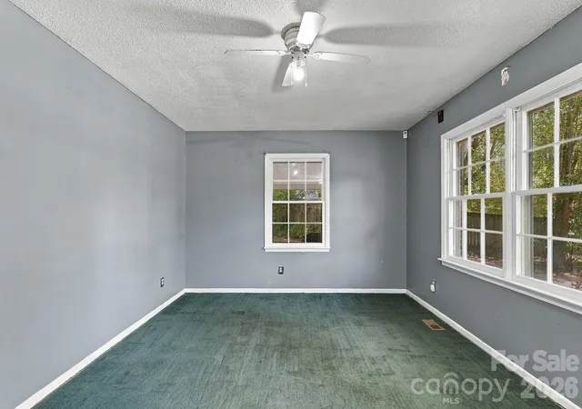 Photo 3 of Single family home for sale at 2116 Deepwood Ct, Gastonia, NC 28054 | MLS# 4416884 | Listing updated on 2026-09-19