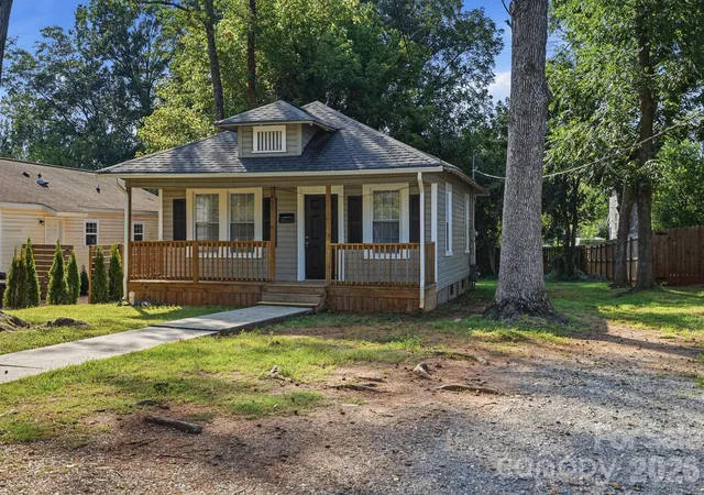 Photo 1 of Sale Pending at 401 Skyland Ave, Charlotte, NC 28205 | MLS# 4416885 | Listing updated on 2026-09-22