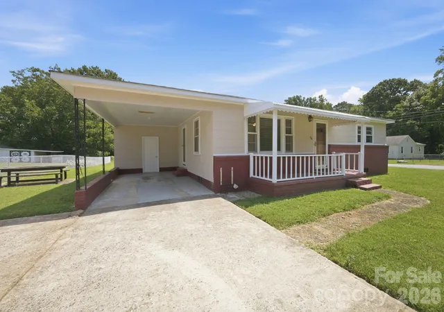 Photo 3 of Single family home for sale at 100 Abernathy St, Mount Holly, NC 28120 | MLS# 4416891 | Listing updated on 2026-10-07