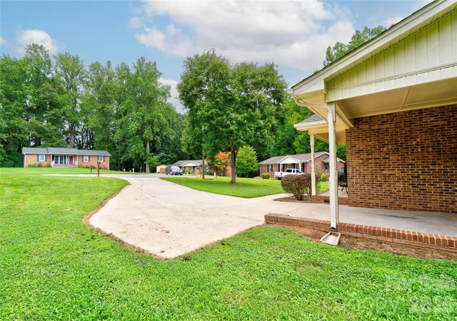 33rd image of 609 Blythe St, Shelby, NC 28152 | MLS# 4416905