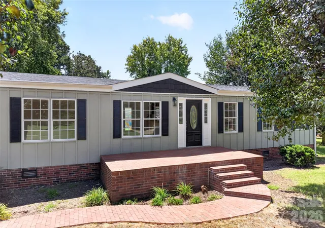 Photo 2 of Single family home for sale at 3312 Amity Hl Rd, Statesville, NC 28677 | MLS# 4416906 | Listing updated on 2026-10-01