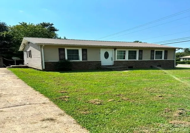 1st image of 601 E Saunders Ave, Newton, NC 28658 | MLS# 4416913