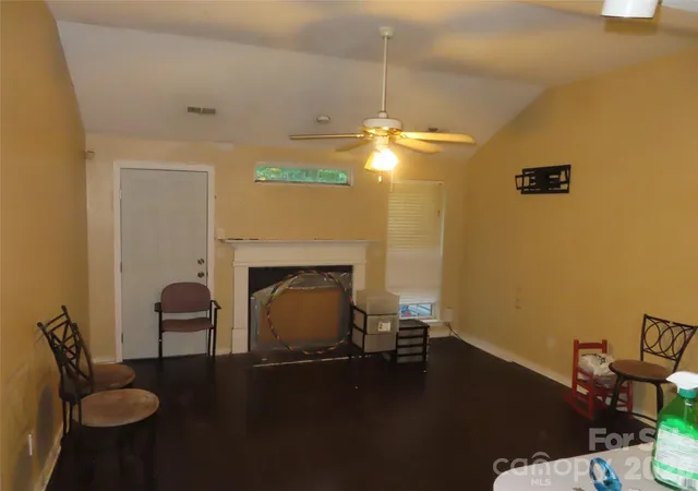 Photo 4 of Single family home for sale at 1940 Bromwich Rd, Charlotte, NC 28208 | MLS# 4416914 | Listing updated on 2026-10-30