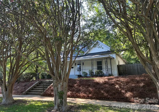 Photo 1 of Single family home for sale at 316 W Arch St, Lancaster, SC 29720 | MLS# 4416916 | Listing updated on 2026-08-27