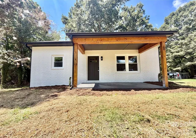 Photo 5 of Single family home for sale at 88 Polk St, Taylorsville, NC 28681 | MLS# 4416917 | Listing updated on 2026-09-02