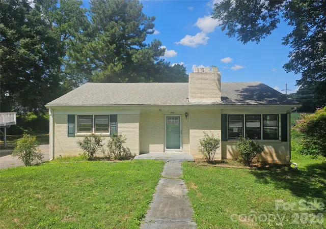 1st image of 840 W Garrison Blvd, Gastonia, NC 28052 | MLS# 4416918