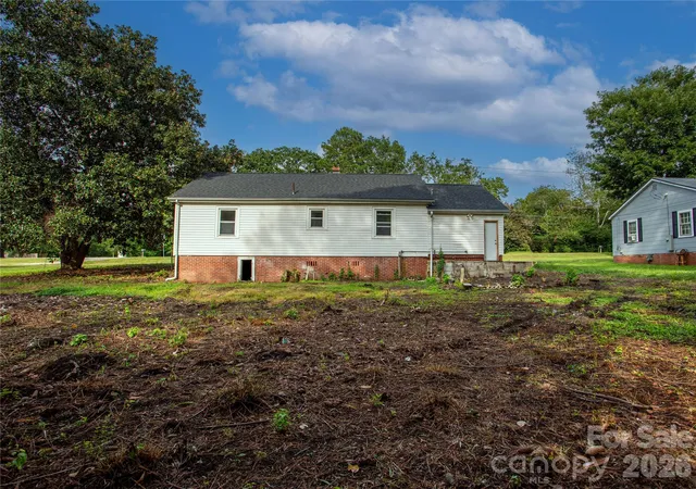 Photo 3 of Single family home for sale at 290 Airport Rd, Rockingham, NC 28379 | MLS# 4416920 | Listing updated on 2026-09-18