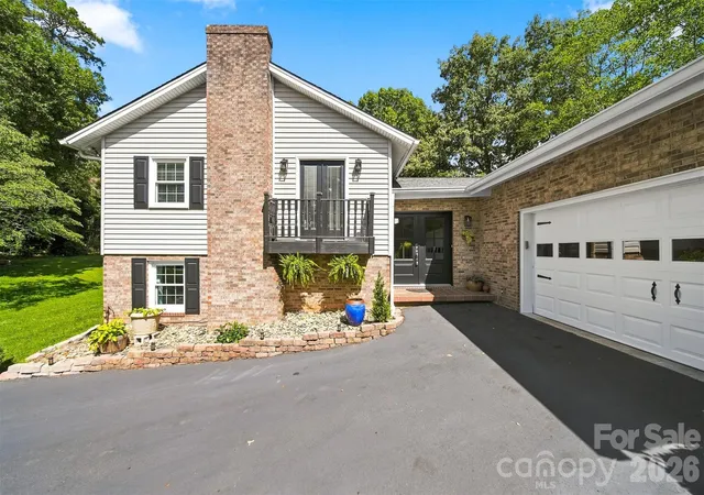 Photo 3 of Single family home for sale at 4662 Granada Hills Dr, Granite Falls, NC 28630 | MLS# 4416973 | Listing updated on 2026-09-24