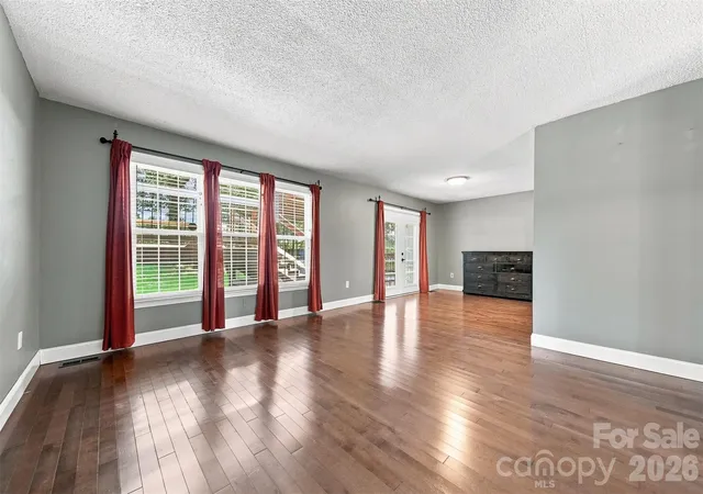 Photo 4 of Single family home for sale at 4662 Granada Hills Dr, Granite Falls, NC 28630 | MLS# 4416973 | Listing updated on 2026-09-24