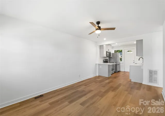 3rd image of 3019 Columbus Cir, Charlotte, NC 28208 | MLS# 4416977