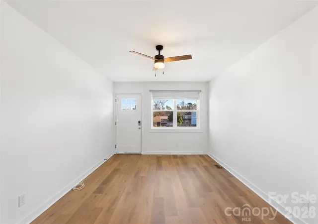 4th image of 3019 Columbus Cir, Charlotte, NC 28208 | MLS# 4416977