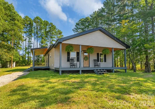 Photo 3 of Single family home for sale at 500 Gregory Rd, Jefferson, SC 29718 | MLS# 4416987 | Listing updated on 2026-08-22