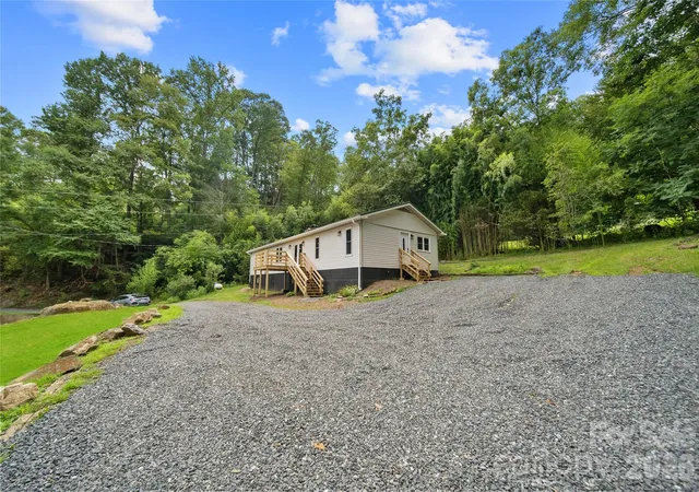 Photo 2 of Single family home for sale at 1218 Sweet Creek Rd, Bakersville, NC 28705 | MLS# 4417001 | Listing updated on 2026-08-22