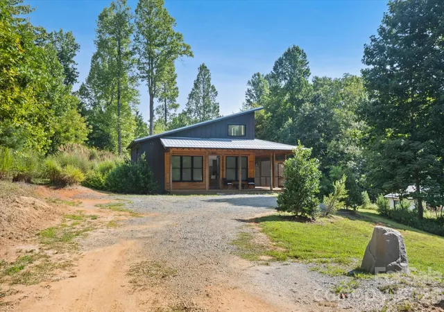 Photo 3 of Single family home for sale at 13 Small Crk, Brevard, NC 28712 | MLS# 4417016 | Listing updated on 2026-10-02