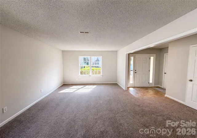 5th image of 10319 Covingtonwood Dr, Charlotte, NC 28214 | MLS# 4417017