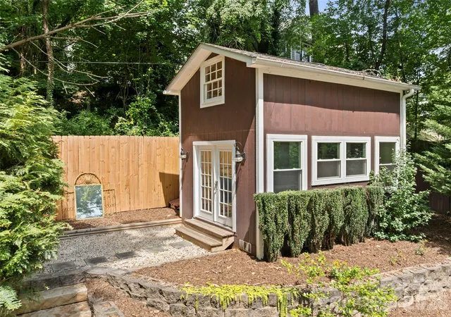 Photo 2 of Single family home for sale at 28 Marne Rd, Asheville, NC 28803 | MLS# 4417018 | Listing updated on 2026-10-22