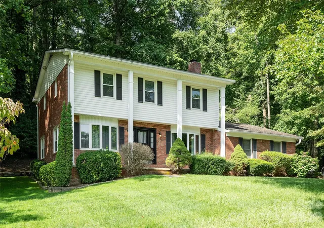 2nd image of 211 Ginseng Ln, Hendersonville, NC 28791 | MLS# 4417023