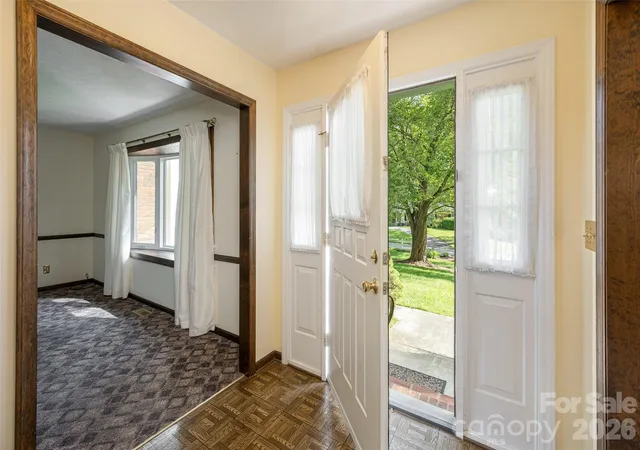 5th image of 211 Ginseng Ln, Hendersonville, NC 28791 | MLS# 4417023