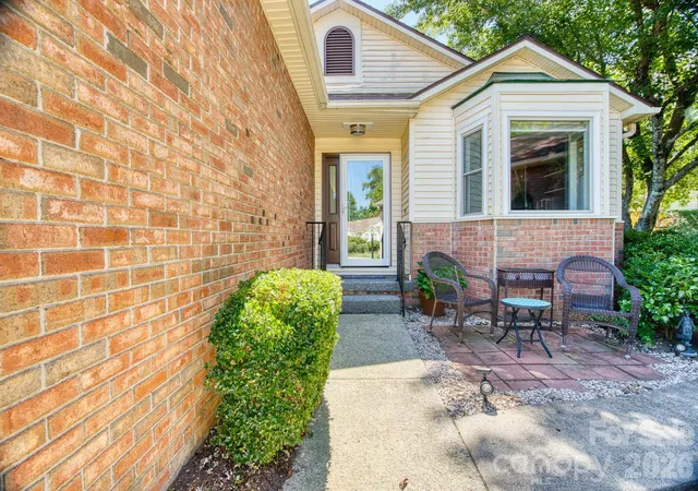41st image of 130 Exeter Ct, Hendersonville, NC 28791 | MLS# 4417039