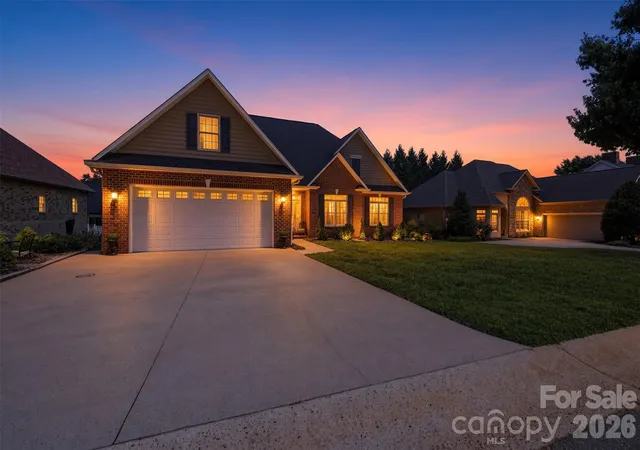 Photo 4 of Single family home for sale at 1719 30Th Avenue Ct Ne, Hickory, NC 28601 | MLS# 4417050 | Listing updated on 2026-09-21