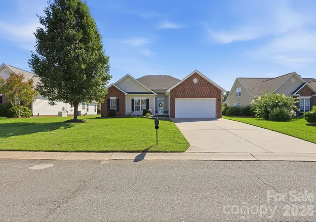 Photo 2 of Single family home for sale at 1005 Coral Bell Ct, Monroe, NC 28110 | MLS# 4417061 | Listing updated on 2026-09-14