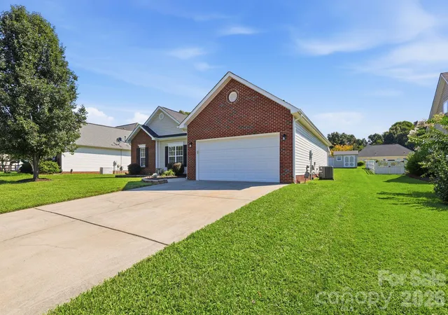 Photo 3 of Single family home for sale at 1005 Coral Bell Ct, Monroe, NC 28110 | MLS# 4417061 | Listing updated on 2026-09-14