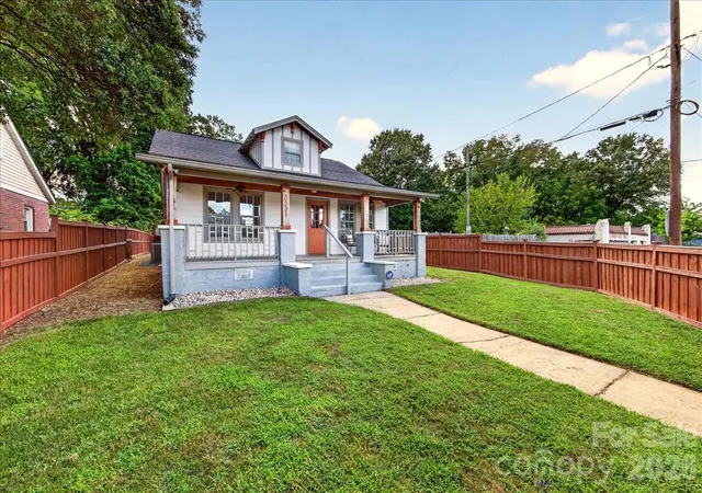 Photo 4 of Single family home for sale at 3331 Tuckaseegee Rd, Charlotte, NC 28208 | MLS# 4417072 | Listing updated on 2026-10-07