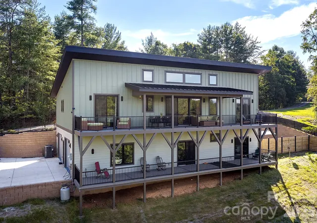Photo 2 of Single family home for sale at 75 Boone Trl, Weaverville, NC 28787 | MLS# 4417076 | Listing updated on 2026-08-27