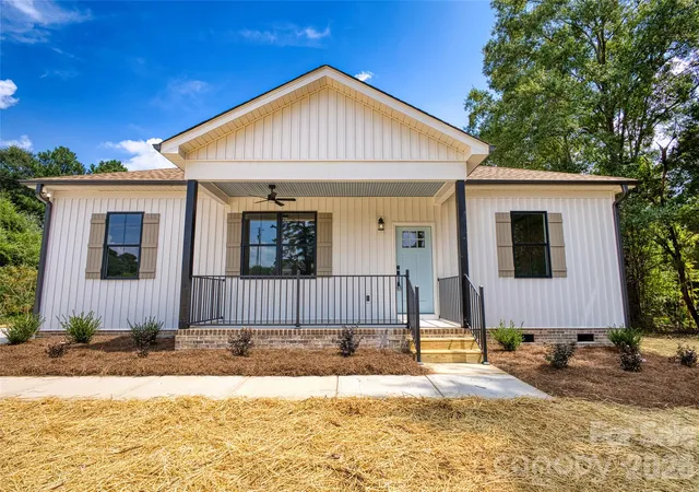 Photo 2 of Single family home for sale at 4700 Harmony Church Rd, Edgemoor, SC 29712 | MLS# 4417082 | Listing updated on 2026-09-05