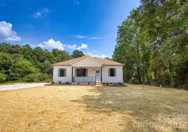 Photo 3 of Single family home for sale at 4700 Harmony Church Rd, Edgemoor, SC 29712 | MLS# 4417082 | Listing updated on 2026-09-05