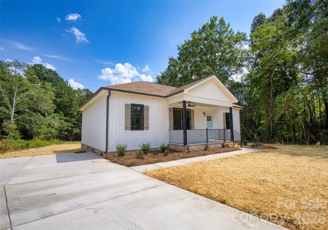 Photo 4 of Single family home for sale at 4700 Harmony Church Rd, Edgemoor, SC 29712 | MLS# 4417082 | Listing updated on 2026-09-05