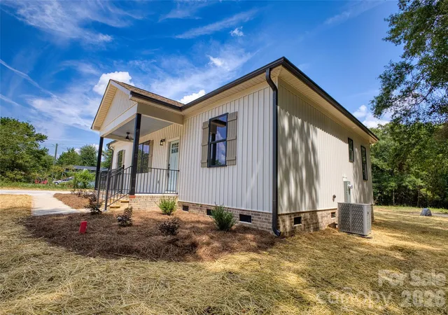 Photo 5 of Single family home for sale at 4700 Harmony Church Rd, Edgemoor, SC 29712 | MLS# 4417082 | Listing updated on 2026-09-05