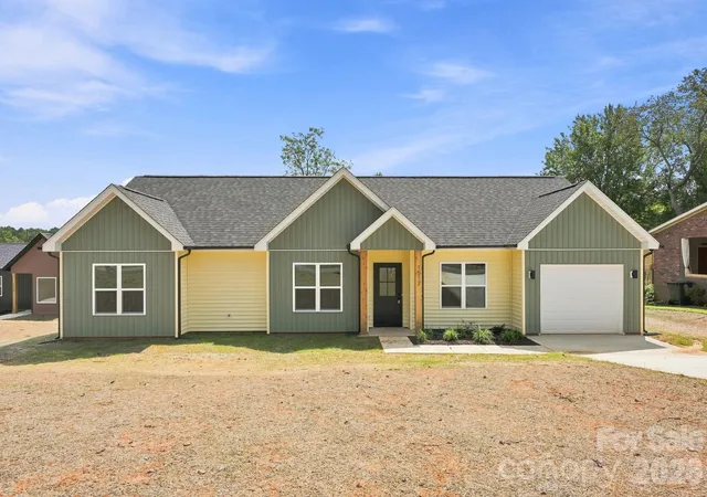 1st image of 1517 Robin Rd, Newton, NC 28658 | MLS# 4417102