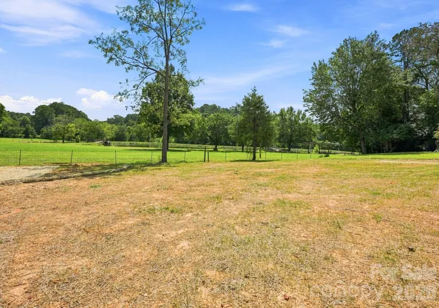 15th image of 1517 Robin Rd, Newton, NC 28658 | MLS# 4417102