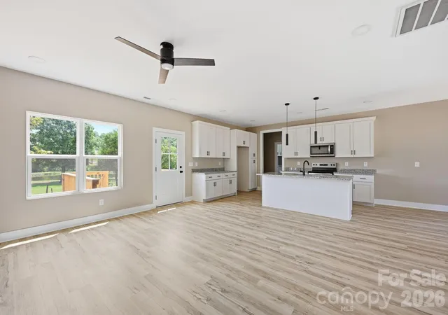 2nd image of 1517 Robin Rd, Newton, NC 28658 | MLS# 4417102