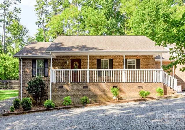 Photo 4 of Single family home for sale at 278 Newport Dr, Mount Gilead, NC 27306 | MLS# 4417109 | Listing updated on 2026-09-01