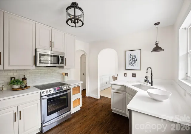 Photo 3 of Single family home for sale at 2215 Chatham Ave, Charlotte, NC 28205 | MLS# 4417112 | Listing updated on 2026-08-29