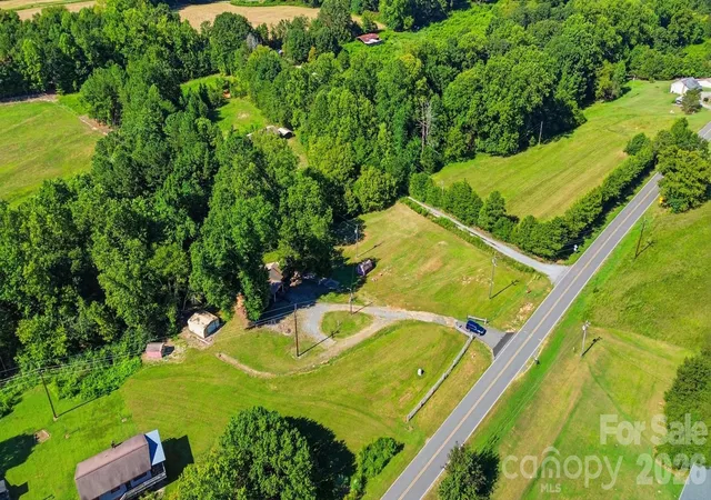Photo 4 of Single family home for sale at 1021 Ramseur Rd, Bessemer City, NC 28016 | MLS# 4417115 | Listing updated on 2026-09-28