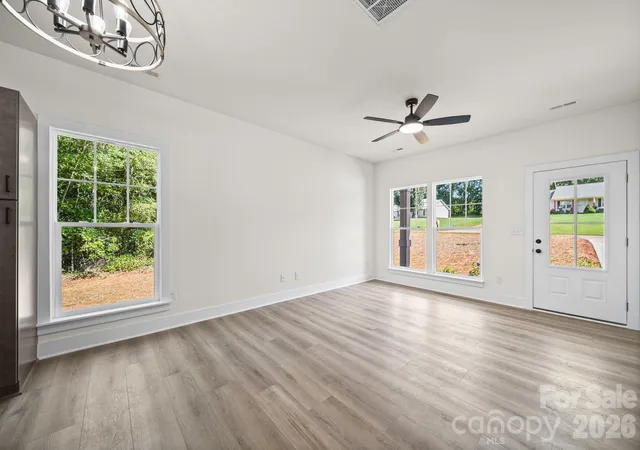 Photo 4 of Single family home for sale at 1074 Lyndsey Brook Ct, Lincolnton, NC 28092 | MLS# 4417119 | Listing updated on 2026-10-21
