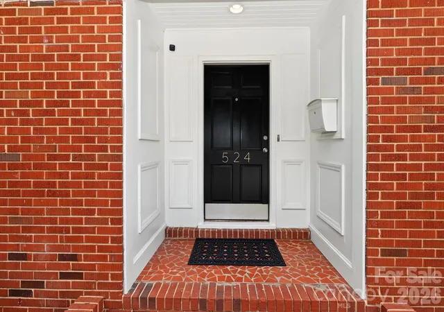 Photo 2 of Single family home for sale at 524 Cooper Dr, Charlotte, NC 28210 | MLS# 4417126 | Listing updated on 2026-09-30
