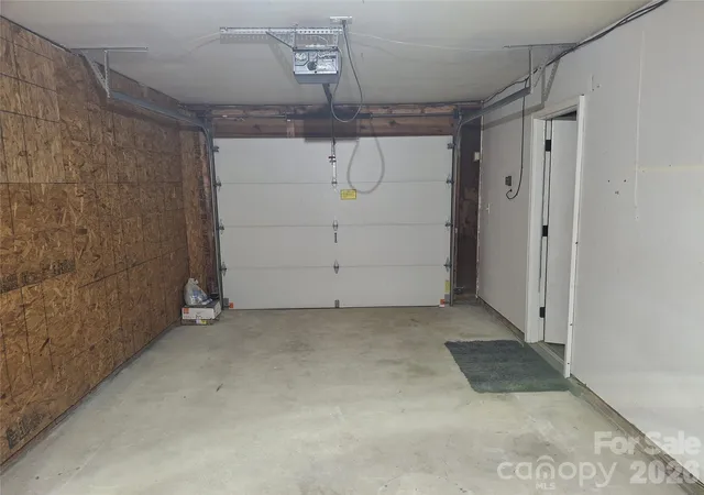 Photo 3 of Single family home for sale at 204 Scottlynn Dr, Asheville, NC 28806 | MLS# 4417131 | Listing updated on 2026-09-28