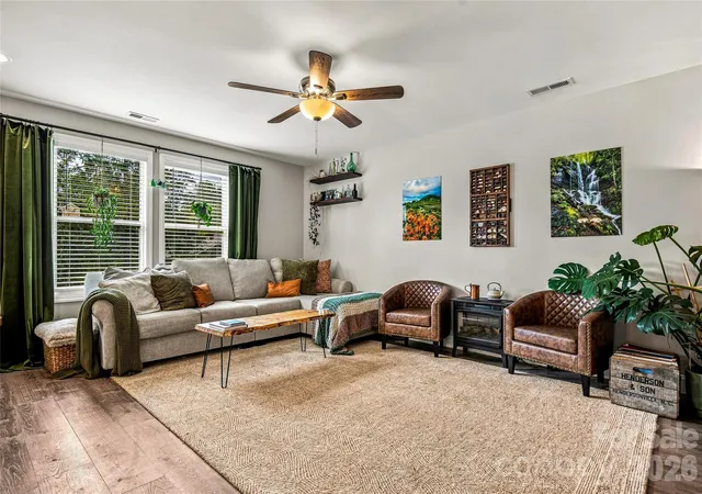 2nd image of 619 Edgewood Ave, Hendersonville, NC 28792 | MLS# 4417132