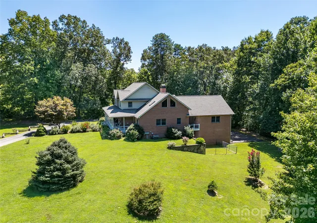 Photo 4 of Single family home for sale at 832 Asheville Hwy, Sylva, NC 28779 | MLS# 4417137 | Listing updated on 2026-10-08