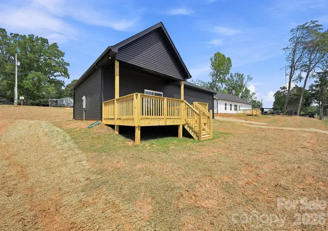 12th image of 1515 Robin Rd, Newton, NC 28658 | MLS# 4417151