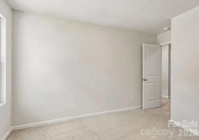 Photo 4 of Townhouse for sale at 4633 Green Drake Dr #29, Charlotte, NC 28269 | MLS# 4417163 | Listing updated on 2026-09-27