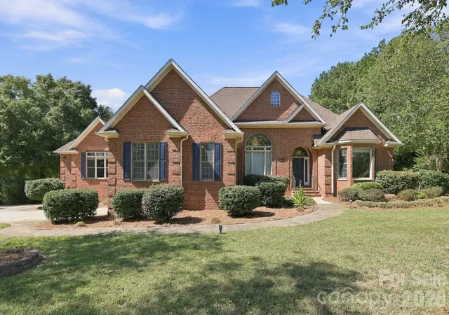 Single family home for sale at 1304 Glenview Ln, Rock Hill, SC 29730 | MLS# 4417168