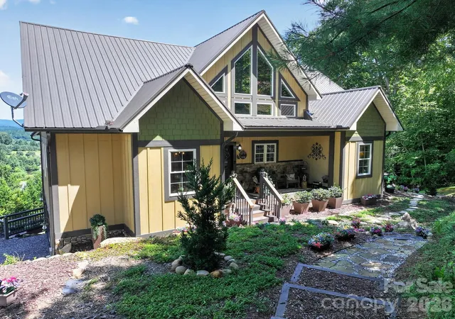 Photo 3 of Single family home for sale at 100 Brookstone Mountain Trl, Franklin, NC 28734 | MLS# 4417171 | Listing updated on 2026-08-25