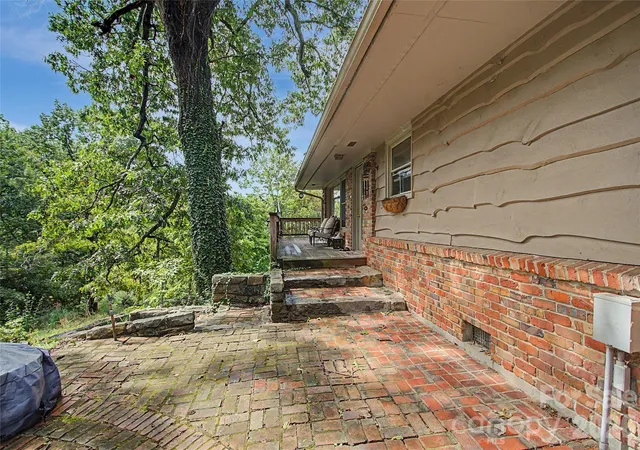 3rd image of 70 Dogwood Dr, Hendersonville, NC 28791 | MLS# 4417177
