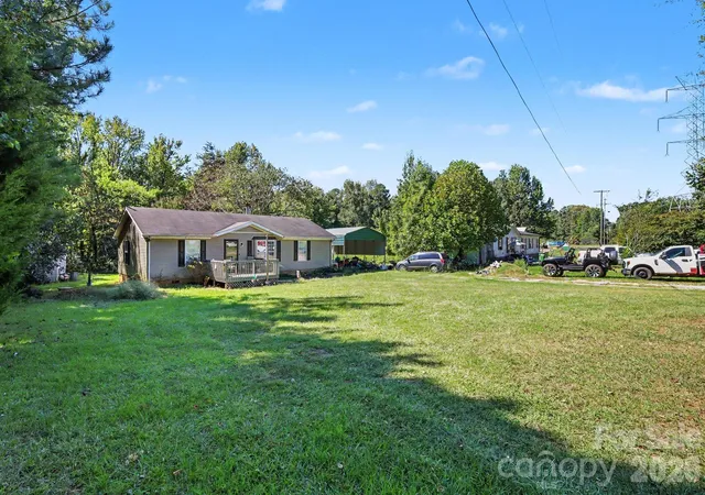 Photo 2 of Single family home for sale at 198 Smith Clemmer Rd, Mount Holly, NC 28120 | MLS# 4417179 | Listing updated on 2026-10-01